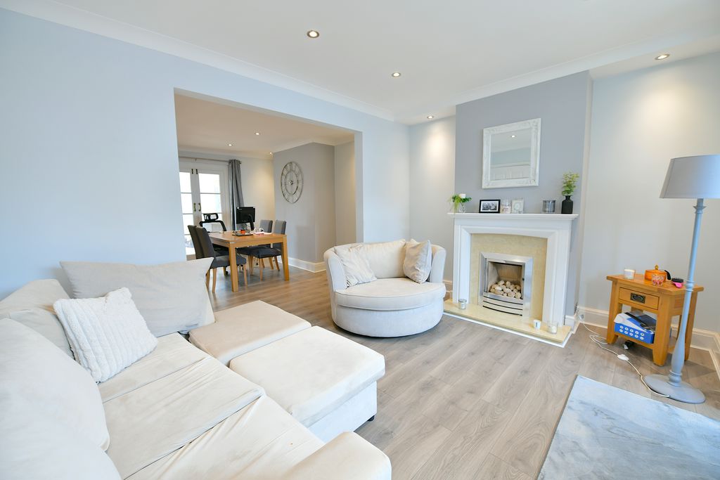 Sitting Room- click for photo gallery